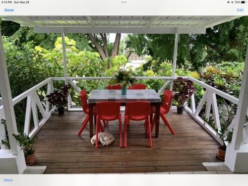 Bora Red Hibiscus Lodge, hébergement à Bora Bora