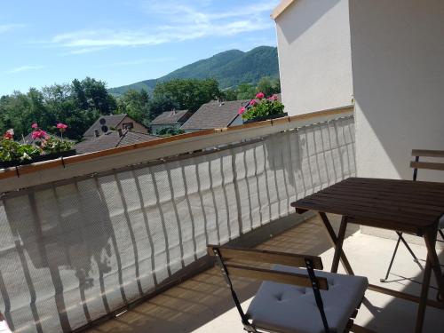 Afbeelding uit fotogalerij van Appartement avec balcon : Le Serenity in Turckheim