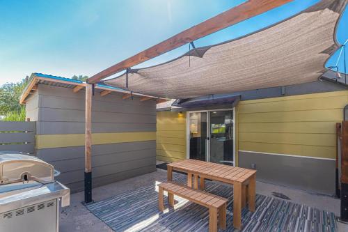 Cactus - Downtown Cottage Backyard Haven! – Photos 4