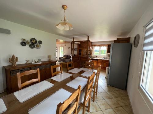 Postel nebo postele na pokoji v ubytování Gîte du Moulin