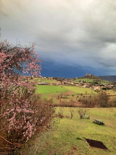 Les coteaux de Planèze, idéal déplacement pro, chambres individuelles lit 160 télévision
