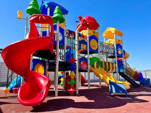 KORAL DOMKI klimatyzacja-ogrzewanie mega place zabaw świetlica