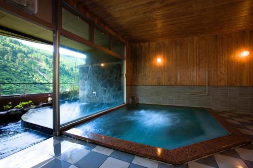 Kolam renang di atau dekat dengan Shinshiyo