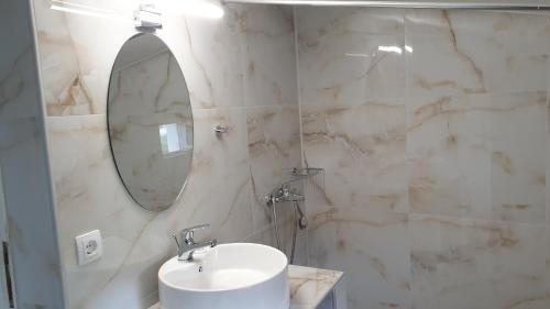 Un baño de Amparoudes
