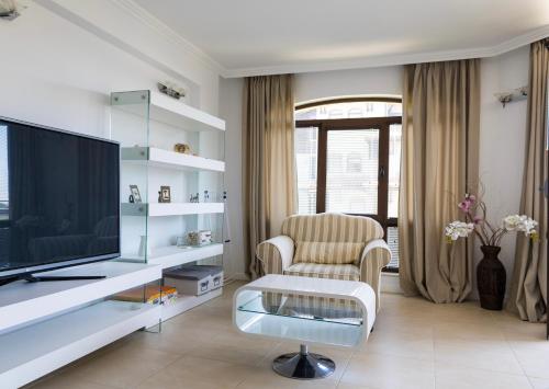 Gallery image of Oasis club apartments in Lozenets