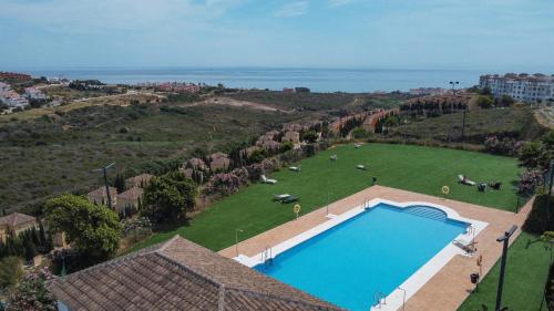 13 Modern apt for 6 guest with shared pool in Manilva Andalucia