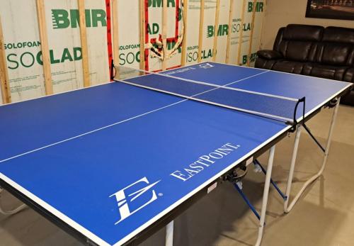 Stolní tenis v ubytování Les Chalets Double K # 2 nebo okolí