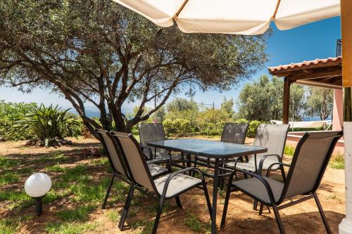 Villa Silva, Garden & Sea View, 3 BR, -10 min drive from center