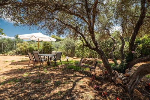 Villa Silva, Garden & Sea View, 3 BR, -10 min drive from center