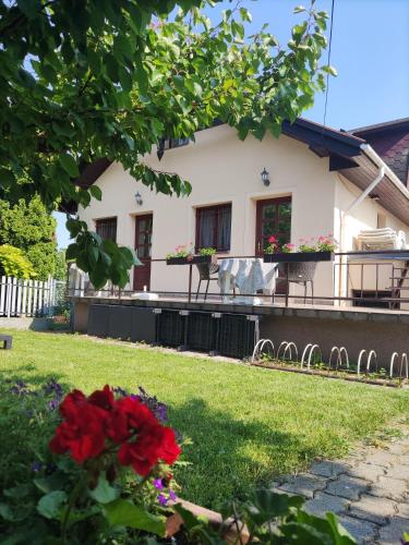 Gallery image of Fészek Apartmanház in Vonyarcvashegy