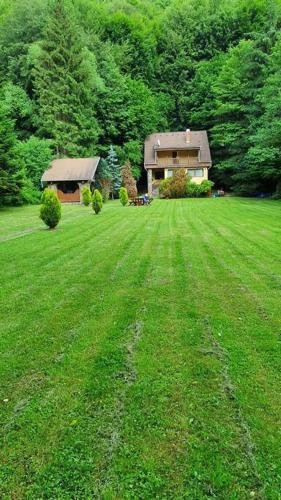 Taman di luar Máréfalvi vendégház