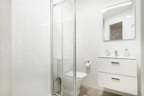 Kúpeľňa v ubytovaní Serene & spacious apartment - Center by REMS