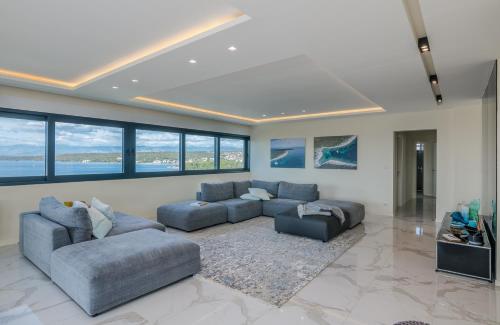 Malipe Penthouse with Sea View
