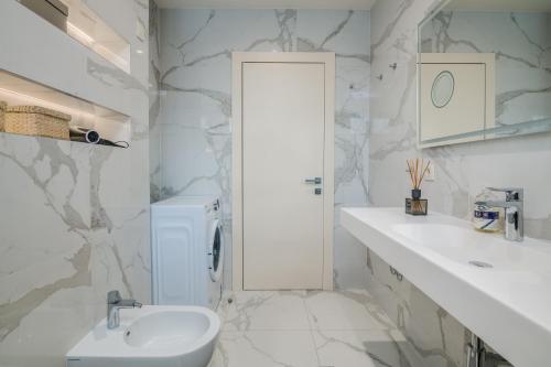 Malipe Penthouse with Sea View