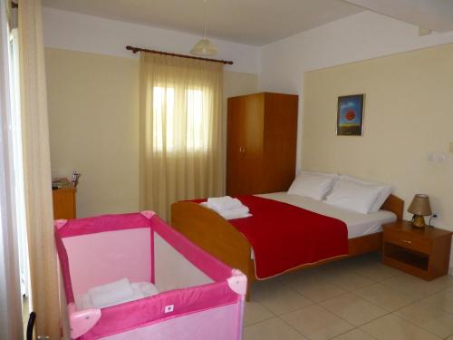Gallery image of Pavloudis Apartments in Psakoudia
