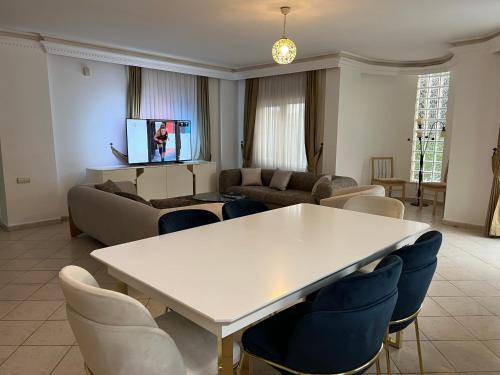 Μια τηλεόραση ή/και κέντρο ψυχαγωγίας στο Villabelek8