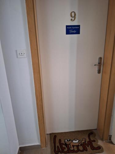 Gallery image of STUDIO APARTMAN TONKO - s balkonom in Zaton