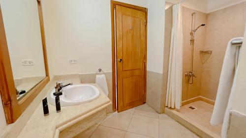 Koupelna v ubytování Sharm Reef Hotel