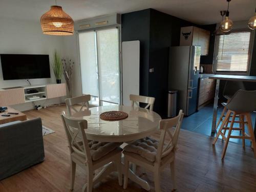 Billede fra billedgalleriet på Appartement 65 m² avec piscine. i Tours