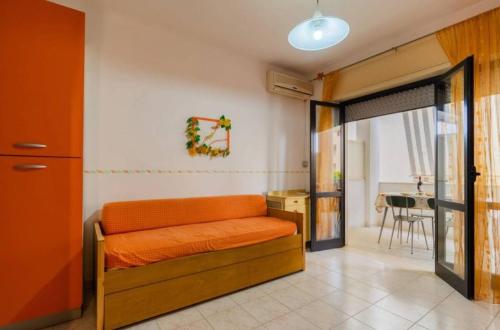 ORANGE HOUSE – Photos 2