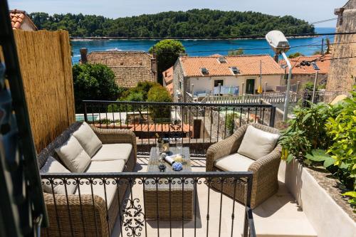 Cozy stone house with lovely view in Cavtat centre