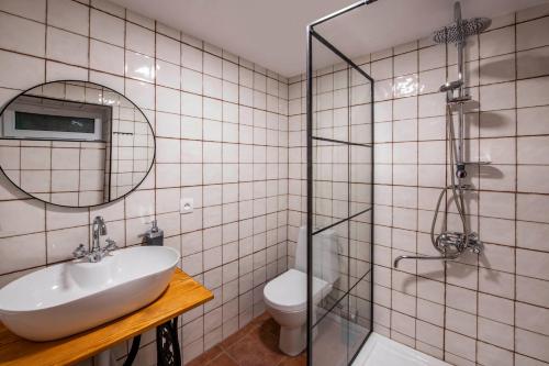 Ein Badezimmer in der Unterkunft Your home, Lagodekhi