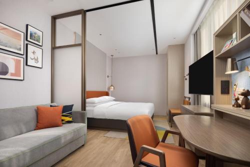 Home2 Suites by Hilton Beijing Shunyiにあるベッド