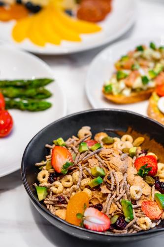 Makanan di atau berdekatan hotel