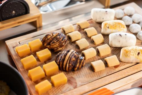 ホテルの敷地内または近くでの食事または食べ物