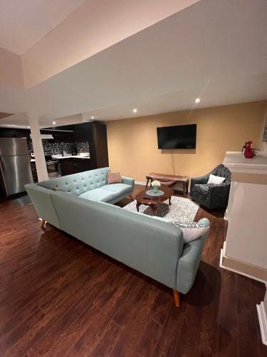 A Cozy unit, One bedroom, separate Entrance, Full kitchen