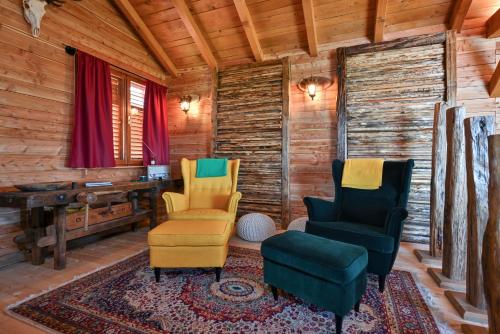 Χώρος καθιστικού στο Holiday Home Dika