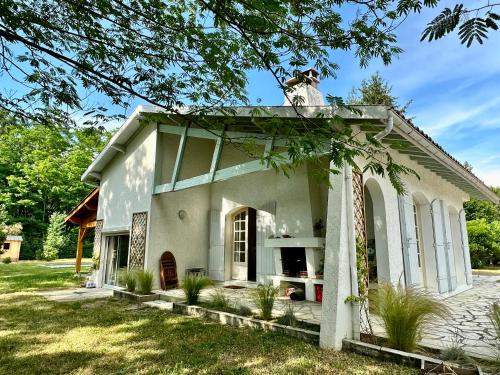 Piscine- Maison familiale de charme-Medoc