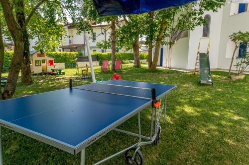 Instalaciones para jugar al ping pong en Villa Malta o alrededores