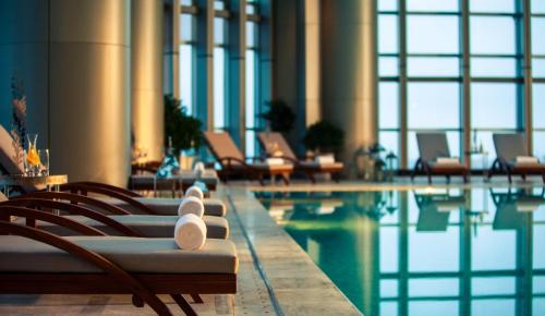 Bazén v ubytování Renaissance Huizhou Hotel nebo v jeho okolí