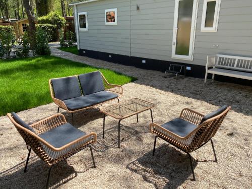 Taman di luar Chalet in de Veluwse bossen
