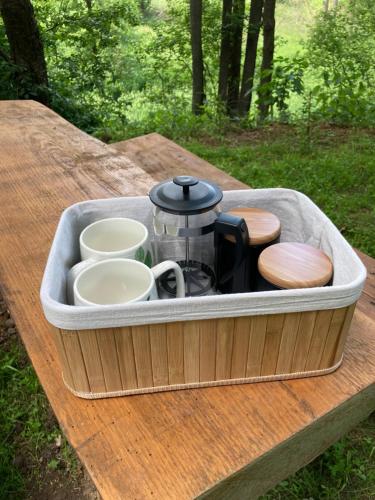 Fasilitas pembuat kopi dan teh di Karavan Na Louce