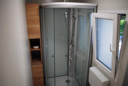 A bathroom at Mobile House Pirovac Kamp Kerido