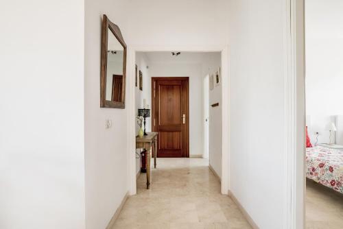 2 bedroom apt close to the sea