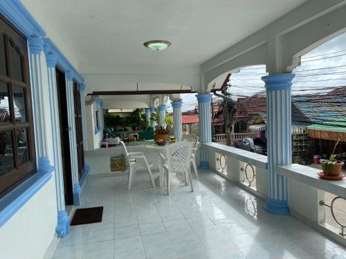 Balkón nebo terasa v ubytování Vacation Home Tambon Karon