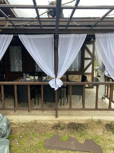 Gambar di galeri bagi The Green Line house di Krapets