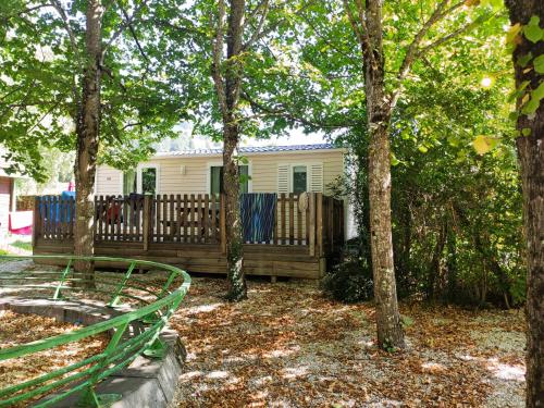 Κήπος έξω από το Camping le Pré Morjal