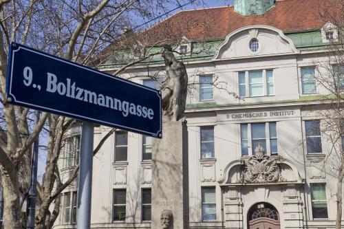 Ein Zertifikat, Auszeichnung, Logo oder anderes Dokument, das in der Unterkunft Hotel Boltzmann ausgestellt ist