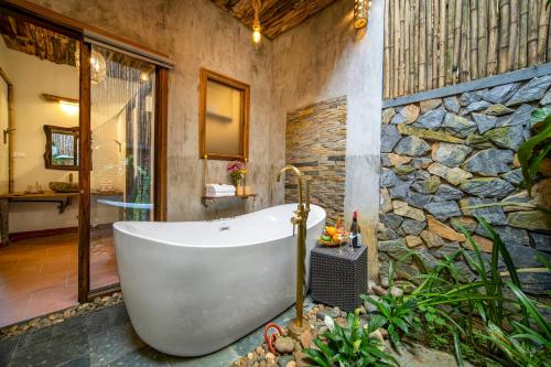 Bagno di Puluong Retreat