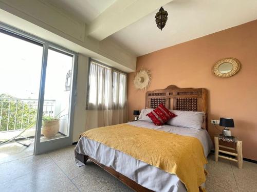 Cosy hyper central typical home