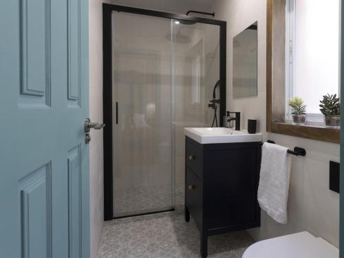 Beautiful Blue Triana Apartment