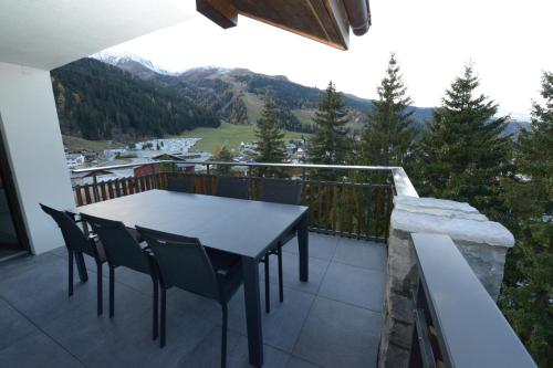 Ein allgemeiner Bergblick oder ein Berglick von der Ferienwohnung aus