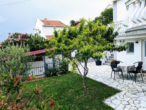 Zahrada ubytování Apartman Dabecic