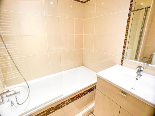 Studio confortable avec balcon, au pied des pistes