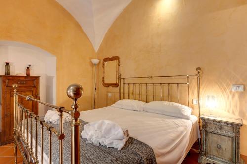 Dafne Apartment by Mamo Florence