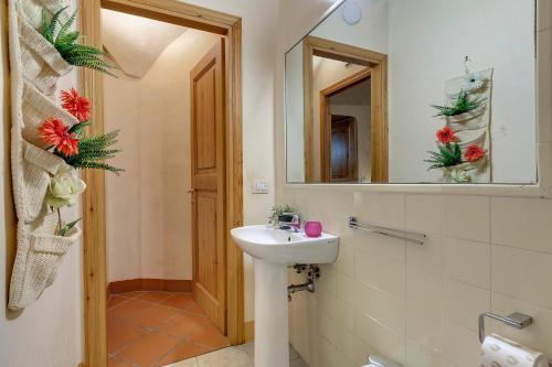 Dafne Apartment by Mamo Florence